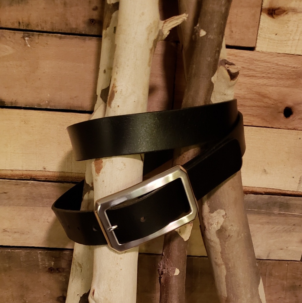 Cremiuex leather belt size 42